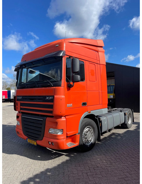 DAF XF 105 XF 105.410 FT HAND GESCHAKELD !!!!!!!!!!!!! - Tractor unit: picture 1 DAF XF 105 XF 105.410 FT HAND GESCHAKELD !!!!!!!!!!!!! - Tractor unit: picture 1