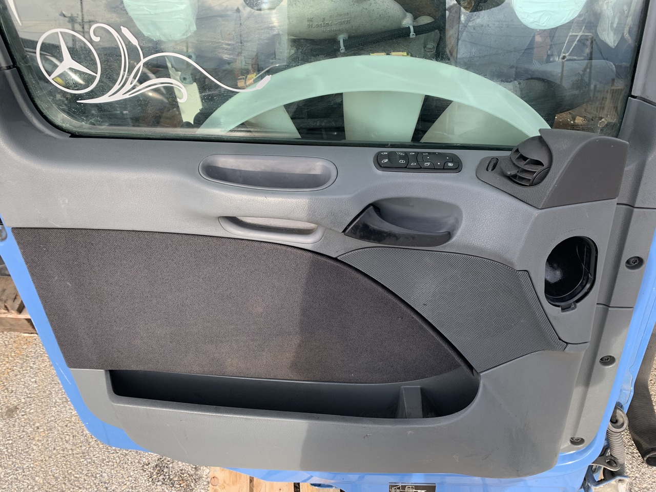 Door and parts for Truck DOOR ACTROS MP2-3 LEFT AND RIGHT MEGA SPACE CAB: picture 17