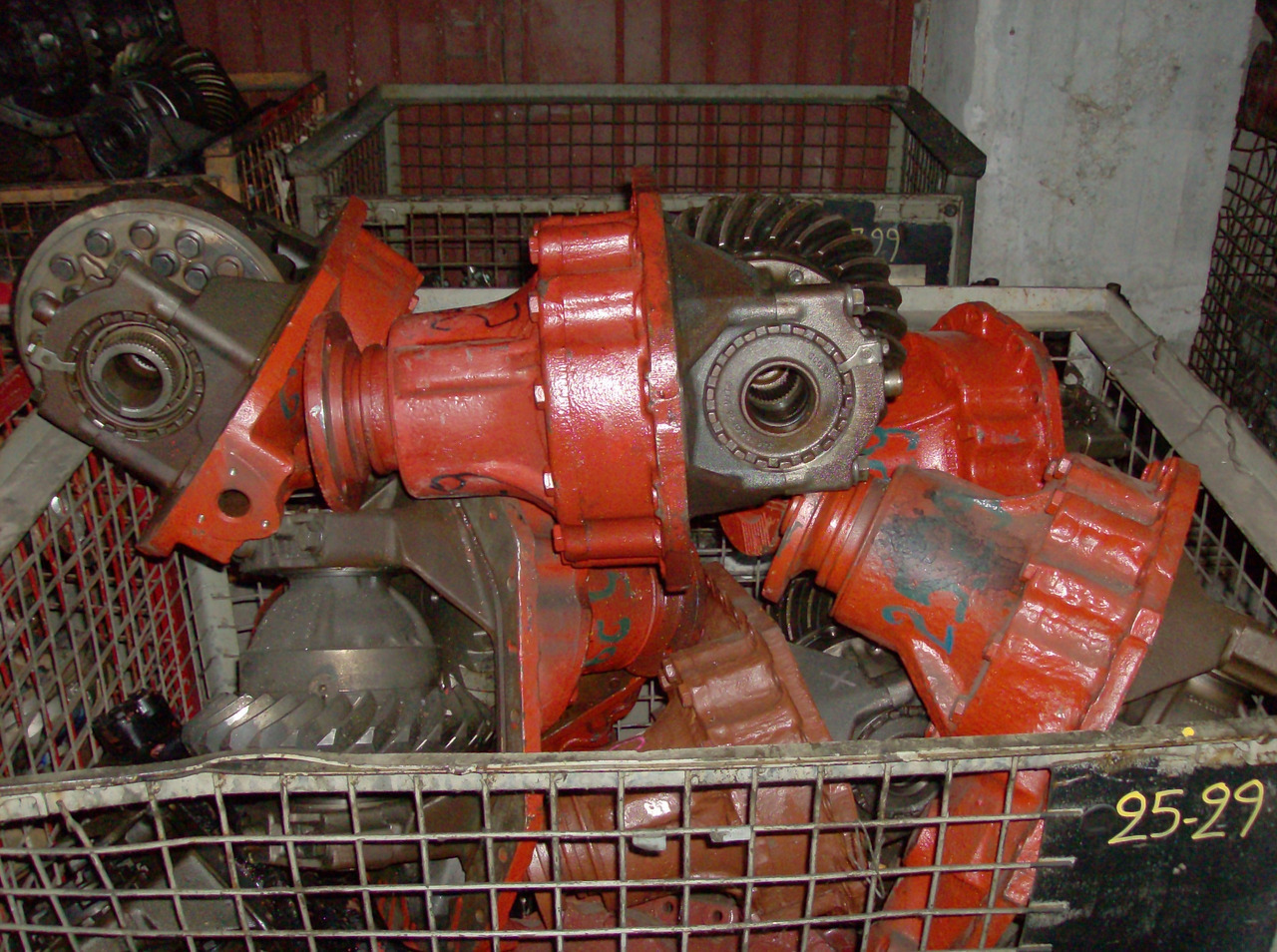 FINAL DRIVE MERCEDES, MAN - Axle and parts: picture 2 FINAL DRIVE MERCEDES, MAN - Axle and parts: picture 2