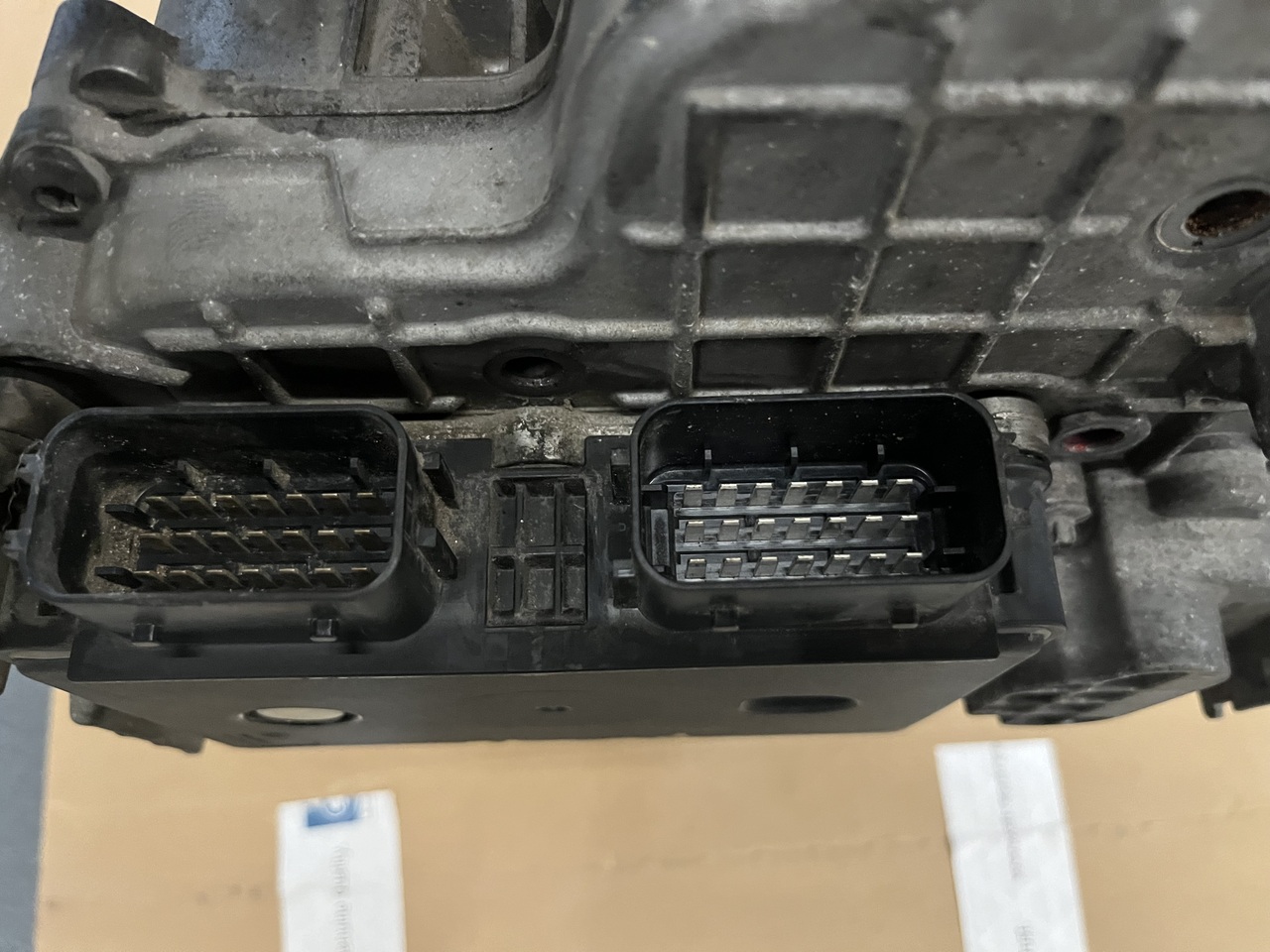 TRANSMISSION POSITIONER SHIFTING CYLINDER WITH CONTROL MODULE G211-12-ACTROS MP4 - Gearbox and parts for Truck: picture 5 TRANSMISSION POSITIONER SHIFTING CYLINDER WITH CONTROL MODULE G211-12-ACTROS MP4 - Gearbox and parts for Truck: picture 5