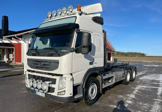Volvo FM460 6X4 KOUKKUAUTO - Hook lift truck: picture 3 Volvo FM460 6X4 KOUKKUAUTO - Hook lift truck: picture 3