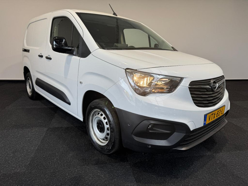 Opel COMBO 1.5 Blue HDI 100 S&S Airco Navigatie Apple car play 3 zits - Small van: picture 1 Opel COMBO 1.5 Blue HDI 100 S&S Airco Navigatie Apple car play 3 zits - Small van: picture 1