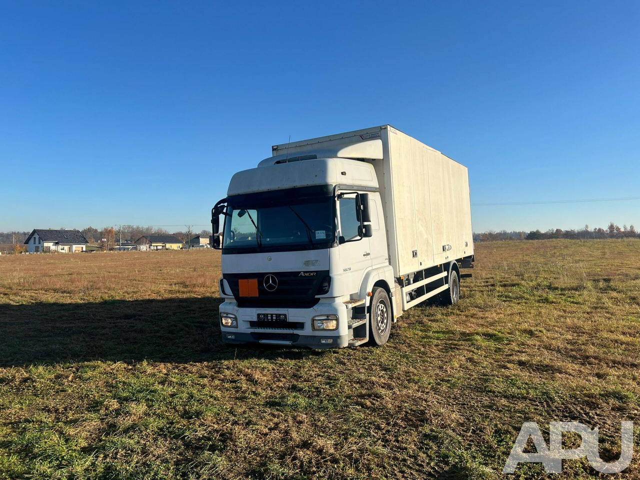 Mercedes-Benz Axor 1829 - Box truck: picture 1 Mercedes-Benz Axor 1829 - Box truck: picture 1