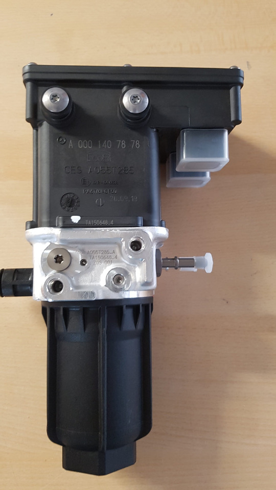 MB,EURO 6 ADBLUE POMP,x2 STEKKER ACTROS, AXOR, ANTOS, 0001407878 - Fuel system for Truck: picture 2 MB,EURO 6 ADBLUE POMP,x2 STEKKER ACTROS, AXOR, ANTOS, 0001407878 - Fuel system for Truck: picture 2
