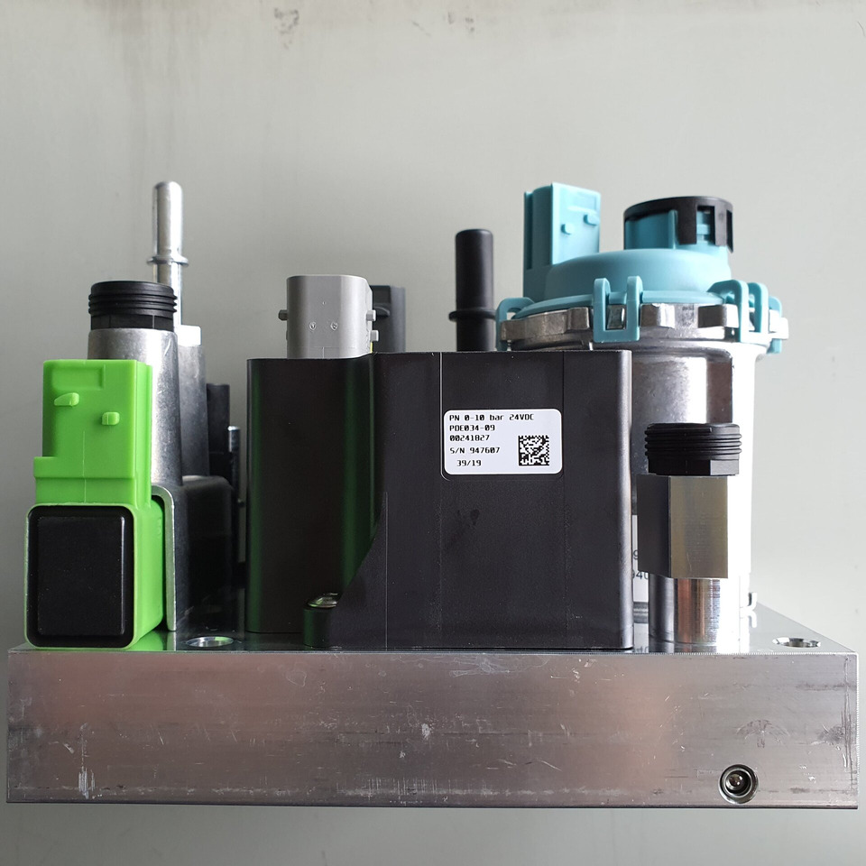 VOLVO FH4 ADBLUE POMP 85022215 + DEPOSIT - Fuel system for Truck: picture 3 VOLVO FH4 ADBLUE POMP 85022215 + DEPOSIT - Fuel system for Truck: picture 3