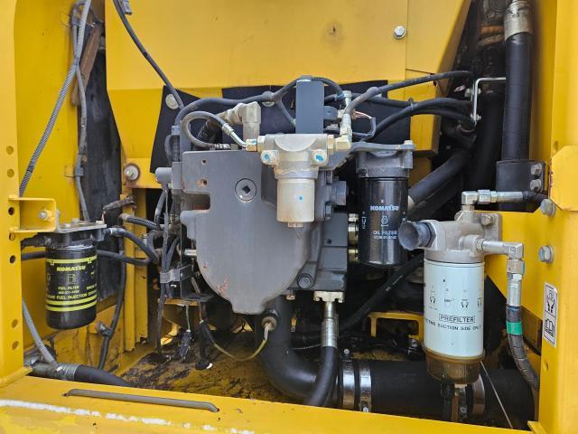 Komatsu PC210LC-10 Long Reach - Crawler excavator: picture 4 Komatsu PC210LC-10 Long Reach - Crawler excavator: picture 4