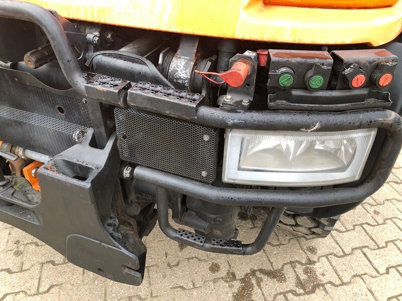 Mercedes-Benz Unimog U400 - Dropside/ Flatbed truck, Municipal/ Special vehicle: picture 3 Mercedes-Benz Unimog U400 - Dropside/ Flatbed truck, Municipal/ Special vehicle: picture 3