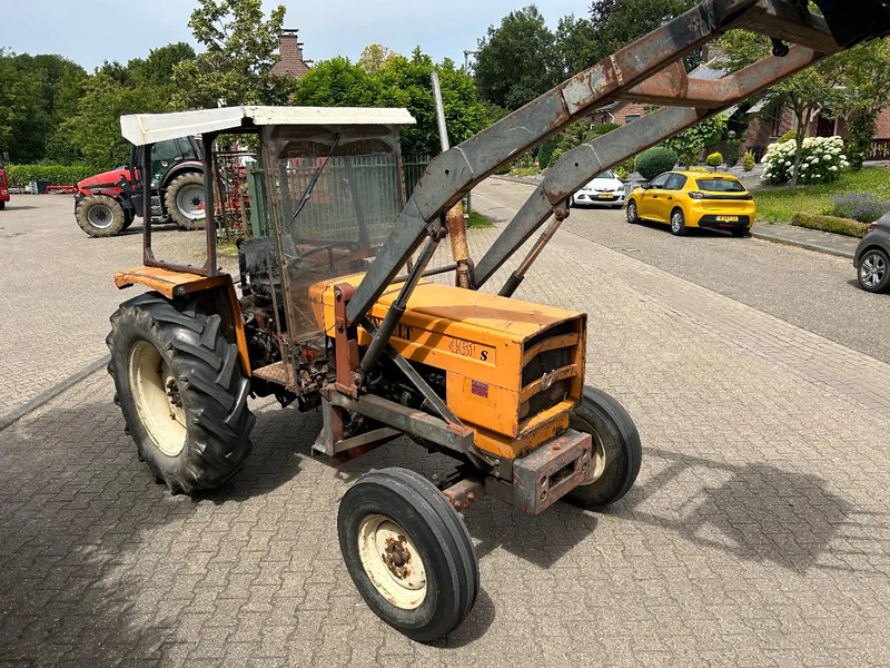 Renault 461S 461S - Farm tractor: picture 2 Renault 461S 461S - Farm tractor: picture 2
