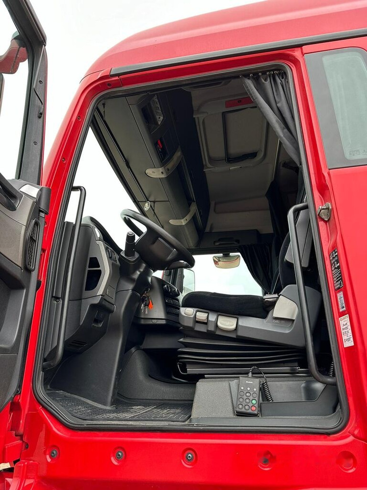 MAN TGX 18.440 - Tractor unit: picture 5 MAN TGX 18.440 - Tractor unit: picture 5