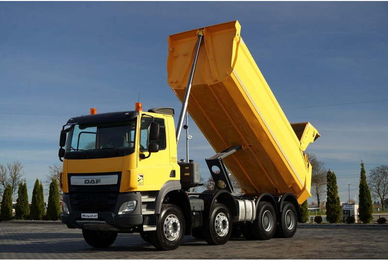DAF CF 85.410 / 8x4 / WYWROTKA TYLNOZSYPOWA / HYDROKLAPA / OPONY 1 - Tipper: picture 4 DAF CF 85.410 / 8x4 / WYWROTKA TYLNOZSYPOWA / HYDROKLAPA / OPONY 1 - Tipper: picture 4
