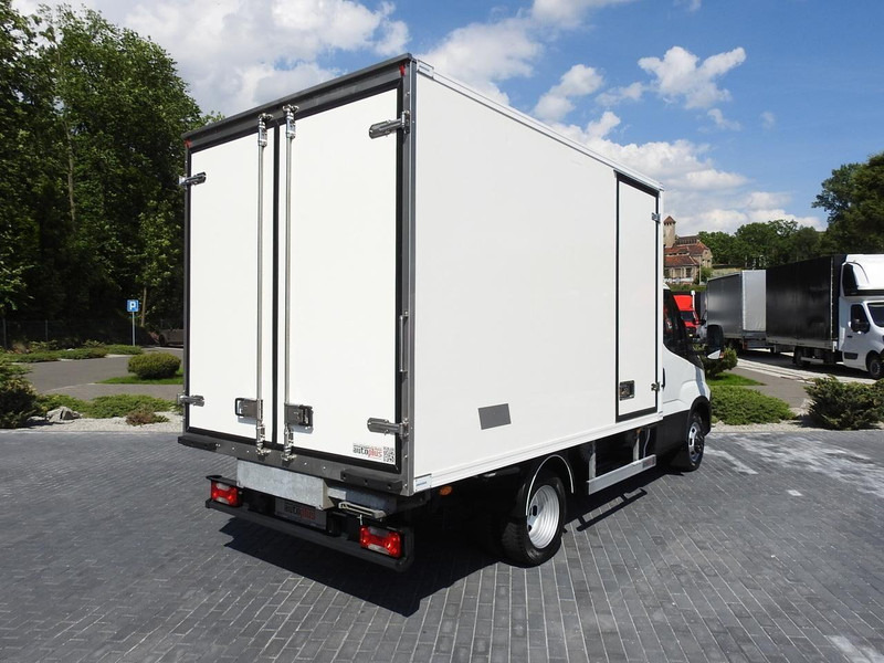 Iveco DAILY 50C15 CHŁODNIA KONTENER -5*C ZASILANIE 230V KLIMATYZACJA B - Refrigerator truck: picture 3 Iveco DAILY 50C15 CHŁODNIA KONTENER -5*C ZASILANIE 230V KLIMATYZACJA B - Refrigerator truck: picture 3