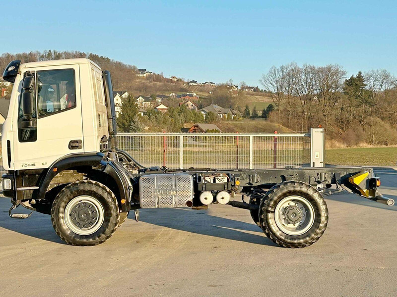 Iveco EUROCARGO 110-250* PLATFORM 4,60 m* 4x4 - Cab chassis truck: picture 3 Iveco EUROCARGO 110-250* PLATFORM 4,60 m* 4x4 - Cab chassis truck: picture 3