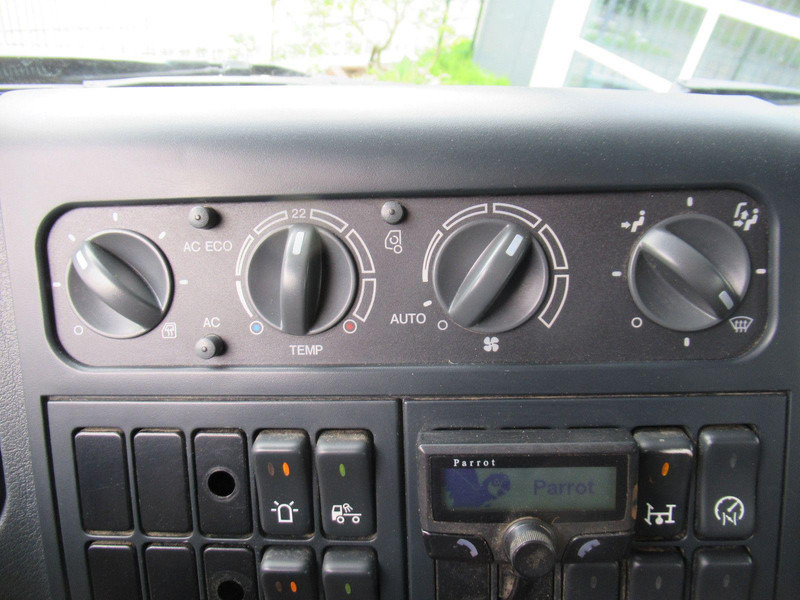 Dropside/ Flatbed truck, Crane truck MAN TGL 12.220 4x2 EEV 3-Z. W. Kipper + Palfinger Kr: picture 14 Dropside/ Flatbed truck, Crane truck MAN TGL 12.220 4x2 EEV 3-Z. W. Kipper + Palfinger Kr: picture 14