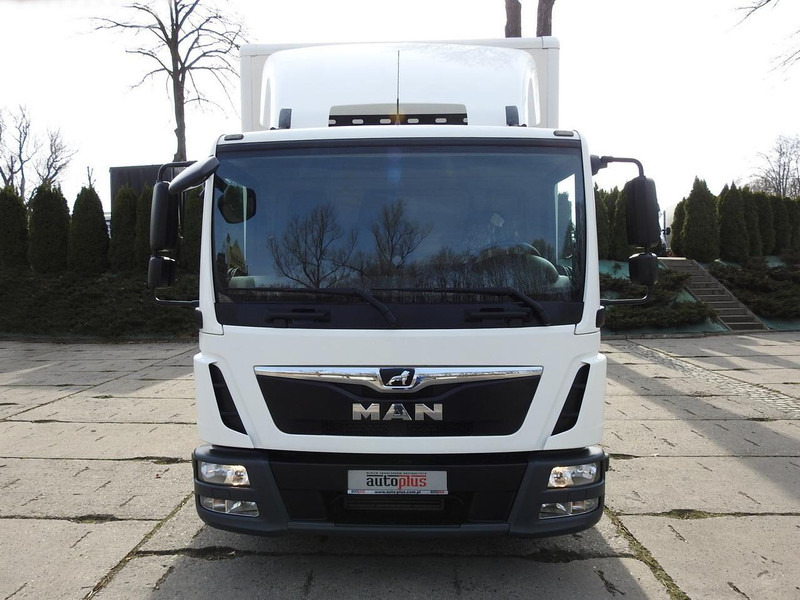 MAN TGL 8.18 KONTENER 16 PALET TEMPOMAT BLIŹNIACZE KOŁA 180KM [ 36 - Box truck: picture 5 MAN TGL 8.18 KONTENER 16 PALET TEMPOMAT BLIŹNIACZE KOŁA 180KM [ 36 - Box truck: picture 5