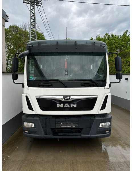 MAN TGL 8.250 - Box truck: picture 2 MAN TGL 8.250 - Box truck: picture 2
