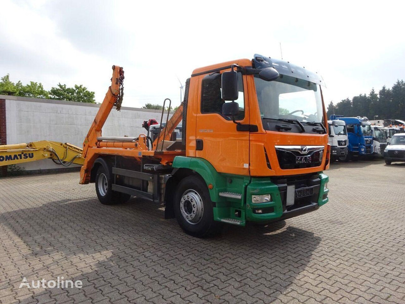 MAN TGM 18.340 - Skip loader truck: picture 2 MAN TGM 18.340 - Skip loader truck: picture 2