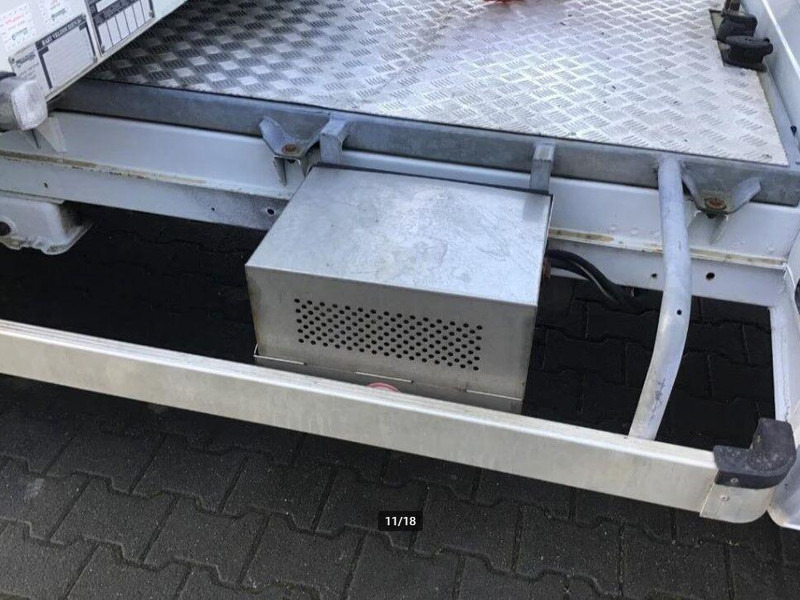 Mercedes-Benz 413 CDI BE Mini Trekker + Workshop Trailer - Mini artic tractor unit: picture 5 Mercedes-Benz 413 CDI BE Mini Trekker + Workshop Trailer - Mini artic tractor unit: picture 5