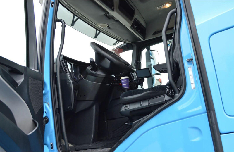 Refrigerator truck Mercedes-Benz ANTOS 2540 REFRIGERATOR + LIFT + SIDE DOOR: picture 11 Refrigerator truck Mercedes-Benz ANTOS 2540 REFRIGERATOR + LIFT + SIDE DOOR: picture 11