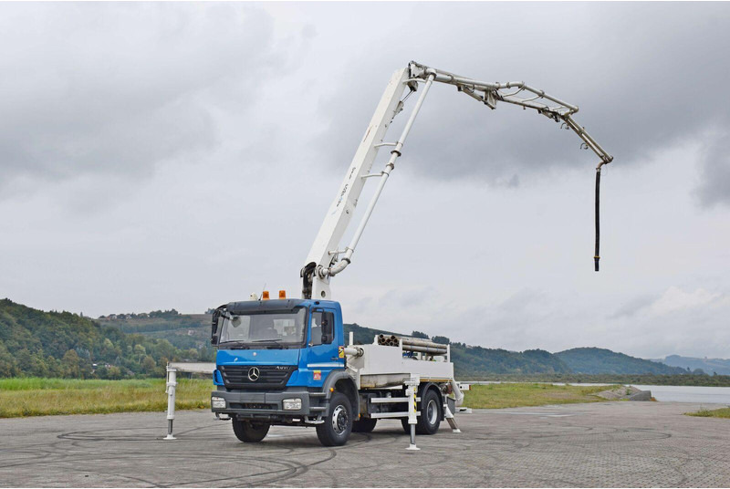 Mercedes-Benz AXOR 1833 - Concrete pump truck: picture 3 Mercedes-Benz AXOR 1833 - Concrete pump truck: picture 3
