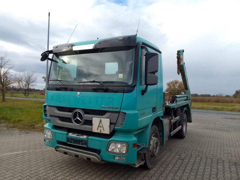 Mercedes-Benz Actros 1836 - Skip loader truck: picture 1 Mercedes-Benz Actros 1836 - Skip loader truck: picture 1