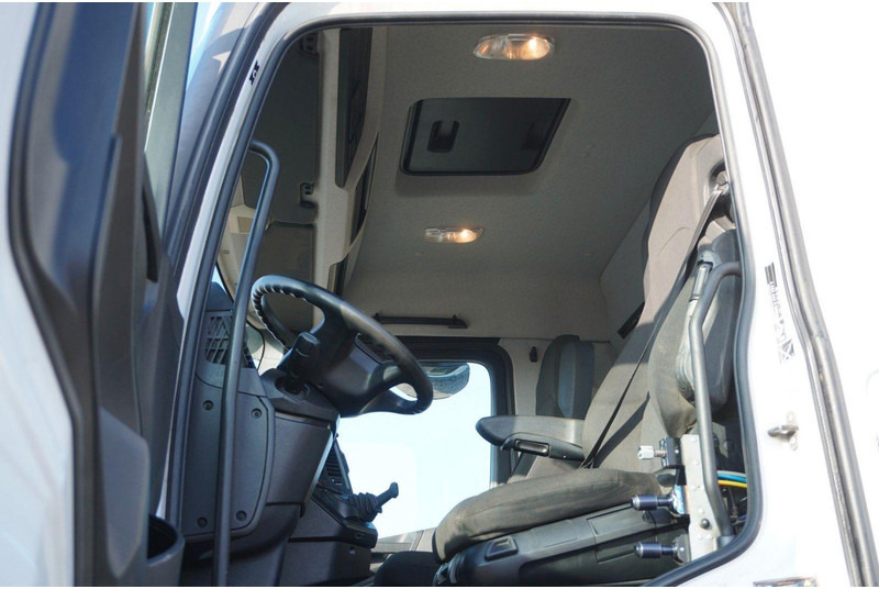 Leasing of Mercedes-Benz Arocs 1833 3-Way Tipper Crane HIAB X-DUO 128 B Mercedes-Benz Arocs 1833 3-Way Tipper Crane HIAB X-DUO 128 B: picture 15