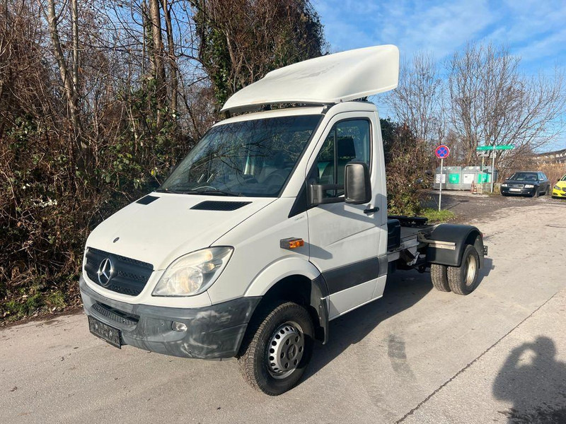 Mercedes-Benz SPRINTER 519 - Mini artic tractor unit: picture 1 Mercedes-Benz SPRINTER 519 - Mini artic tractor unit: picture 1