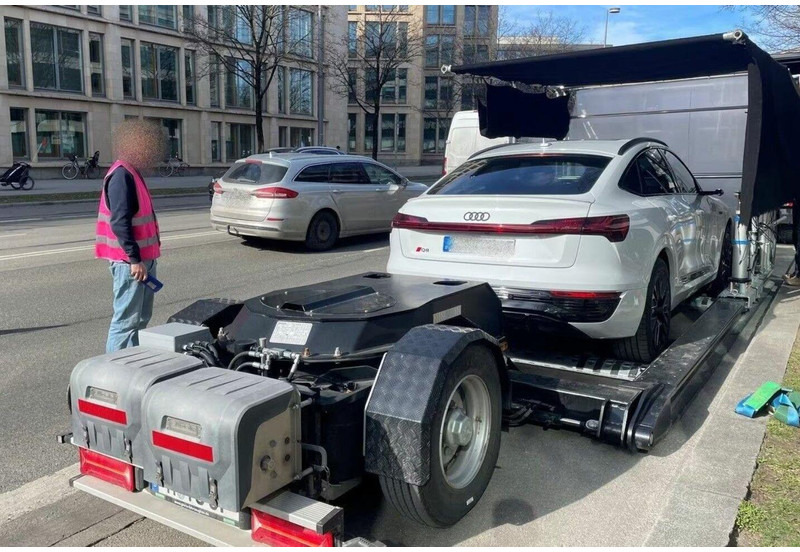 Tractor unit Mercedes-Benz Arocs 2143 Specialized for MOVIE production: picture 15