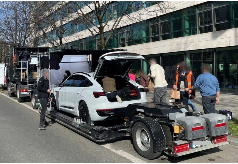 Tractor unit Mercedes-Benz Arocs 2143 Specialized for MOVIE production: picture 8