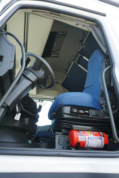 Tractor unit Volvo FH / 500 / I – SAVE / XL / EURO 6 / ACC / I -COOL / NOWY MODEL: picture 8 Tractor unit Volvo FH / 500 / I – SAVE / XL / EURO 6 / ACC / I -COOL / NOWY MODEL: picture 8