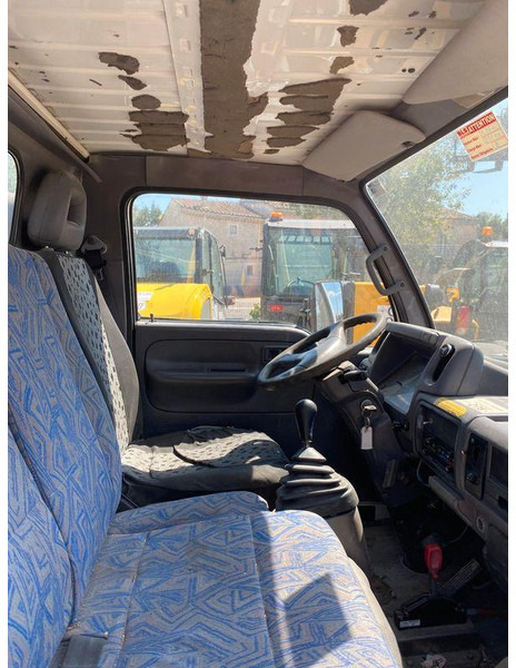 Nissan Cabstar Lifting basket 22 m - Van: picture 3 Nissan Cabstar Lifting basket 22 m - Van: picture 3