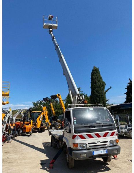 Nissan Cabstar Lifting basket 22 m - Van: picture 1 Nissan Cabstar Lifting basket 22 m - Van: picture 1