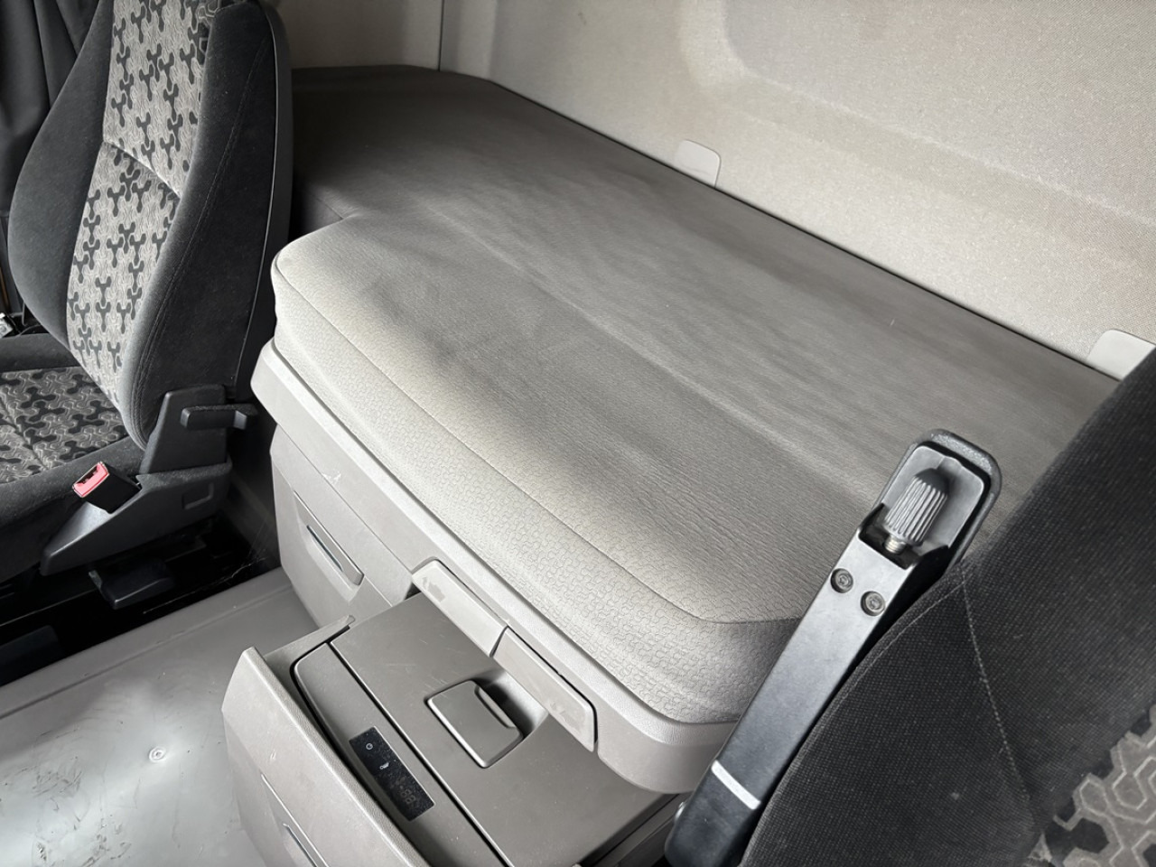 SCANIA R 500 A4x2NA - Tractor unit: picture 4 SCANIA R 500 A4x2NA - Tractor unit: picture 4