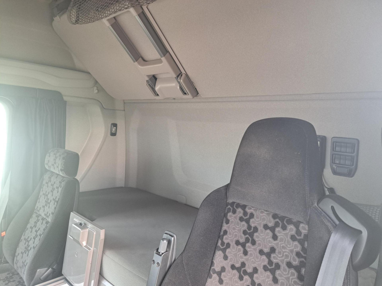 SCANIA R 500 A4x2NA - Tractor unit: picture 3 SCANIA R 500 A4x2NA - Tractor unit: picture 3