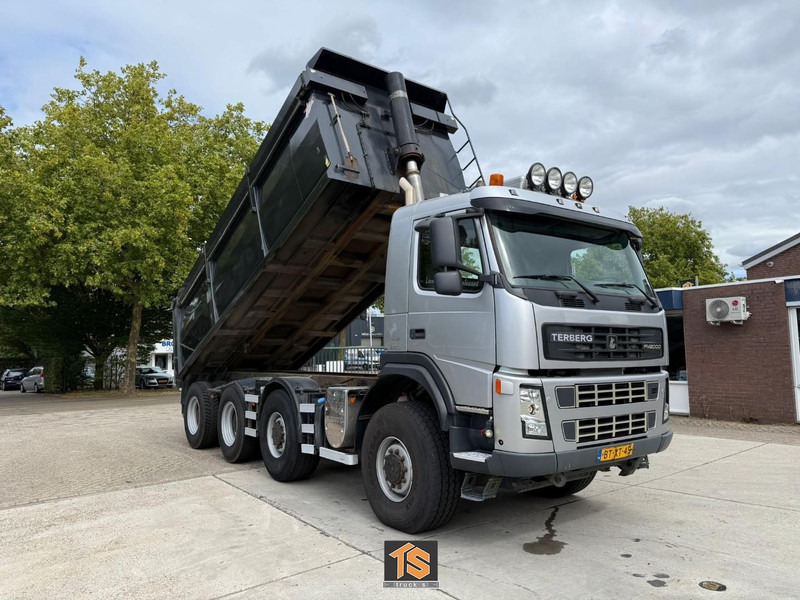 Terberg FM2000-T 8X8 - EURO 5 - AUTOMATIC - KIPPER/TIPPER - NL TRUCK - ISOLATED HARDOX - TOP! - Tipper: picture 3 Terberg FM2000-T 8X8 - EURO 5 - AUTOMATIC - KIPPER/TIPPER - NL TRUCK - ISOLATED HARDOX - TOP! - Tipper: picture 3