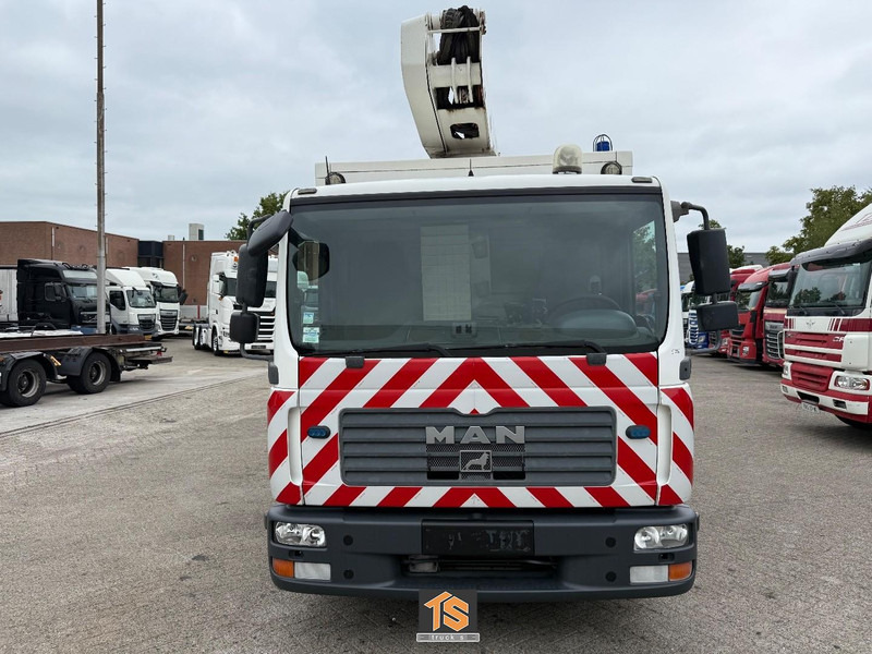 MAN TGL 12.210 EURO 5 - MANUAL - VERSALIFT VST-237-NF HEIGHT 14 M - BELGIUM TRUCK - TOP! - Truck, Crane truck: picture 5 MAN TGL 12.210 EURO 5 - MANUAL - VERSALIFT VST-237-NF HEIGHT 14 M - BELGIUM TRUCK - TOP! - Truck, Crane truck: picture 5