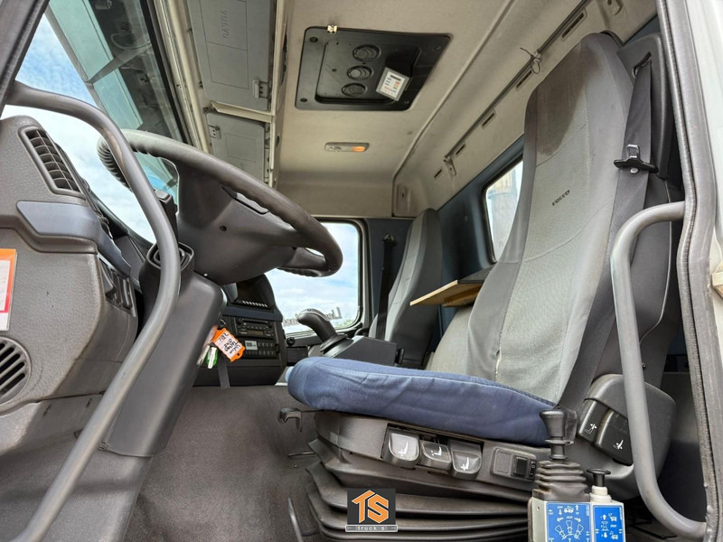 Volvo FM2000-T TERBERG 8X8 - EURO 5 - AUTOMATIC - KIPPER/TIPPER - NL TRUCK - ISOLATED HARDOX - TOP! - Tipper: picture 4 Volvo FM2000-T TERBERG 8X8 - EURO 5 - AUTOMATIC - KIPPER/TIPPER - NL TRUCK - ISOLATED HARDOX - TOP! - Tipper: picture 4