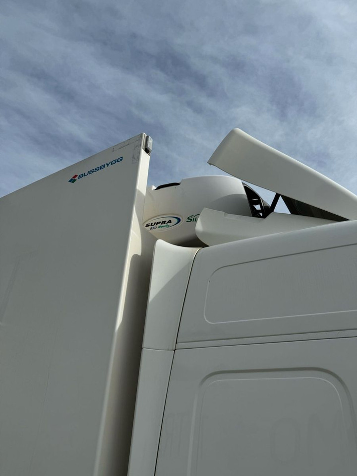 Volvo FM330 / Carrier Supra 850 nordic - Refrigerator truck: picture 5 Volvo FM330 / Carrier Supra 850 nordic - Refrigerator truck: picture 5