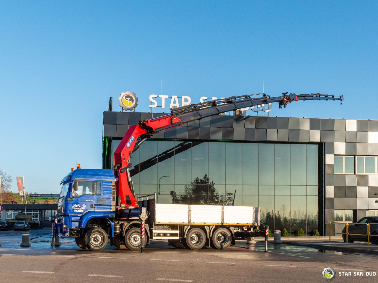 - Crane truck: picture 3 - Crane truck: picture 3