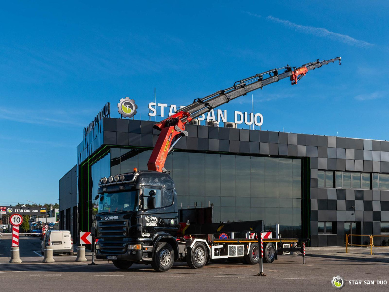 - Crane truck: picture 3 - Crane truck: picture 3