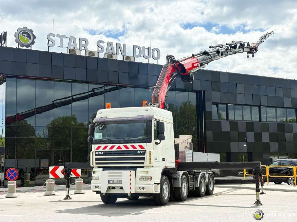 DAF XF 105.510 8x4 FASSI F800 XP Crane Fifth wheel - Tractor unit: picture 1 DAF XF 105.510 8x4 FASSI F800 XP Crane Fifth wheel - Tractor unit: picture 1