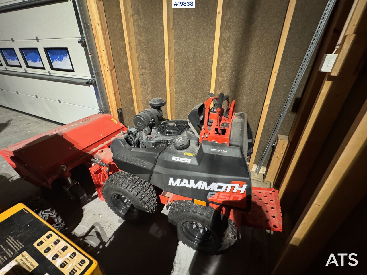Mammoth 850 – Nesten ubrukt med snøfreser, saltspreder og kost - Construction machinery: picture 3 Mammoth 850 – Nesten ubrukt med snøfreser, saltspreder og kost - Construction machinery: picture 3