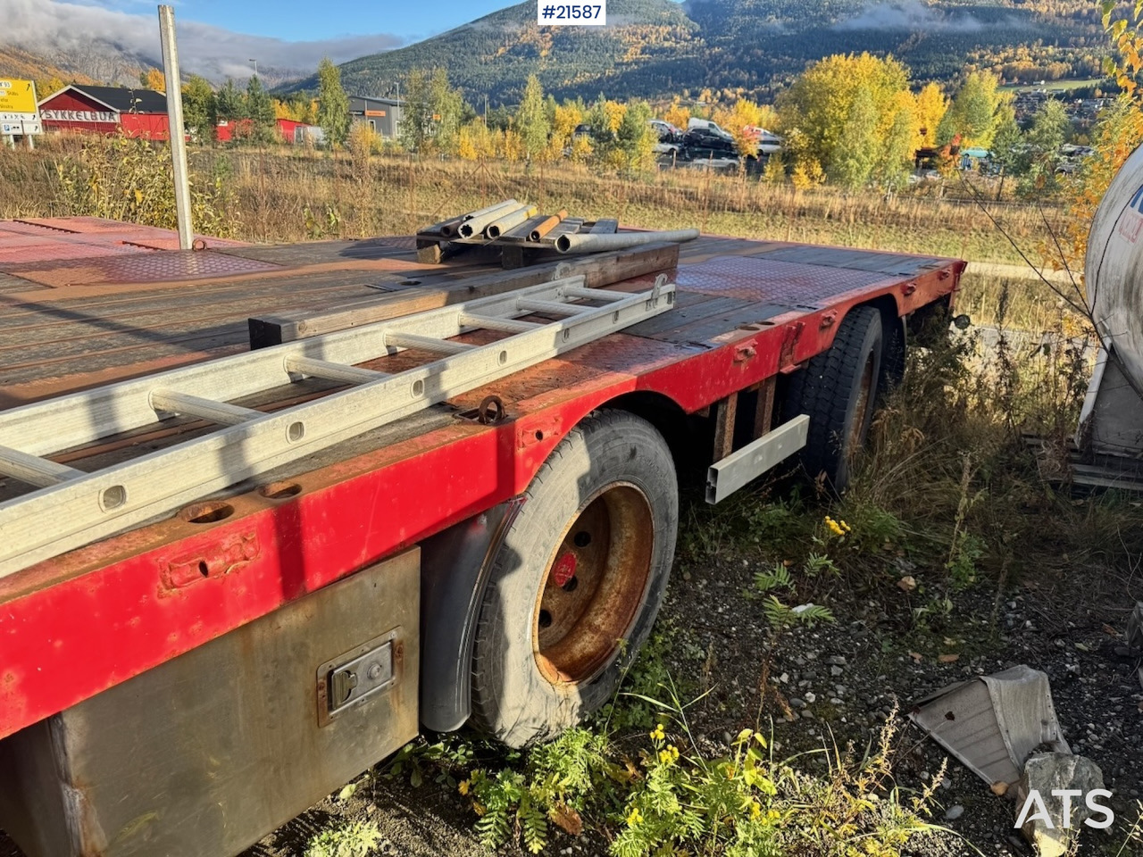 HRD Kransemi - Dropside/ Flatbed semi-trailer: picture 4 HRD Kransemi - Dropside/ Flatbed semi-trailer: picture 4