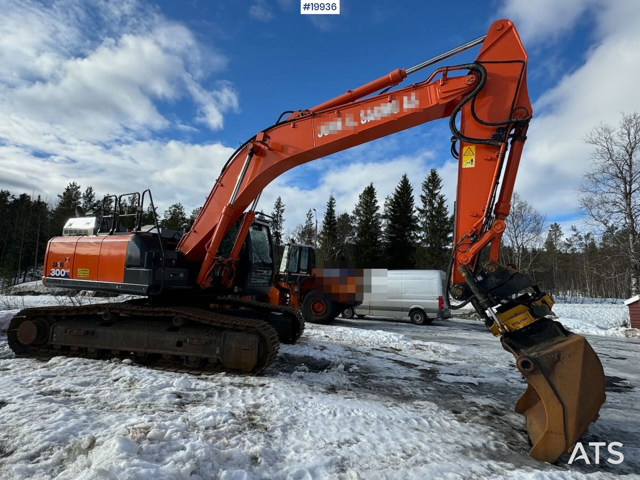 Excavator Hitachi ZX300LC-6: picture 6