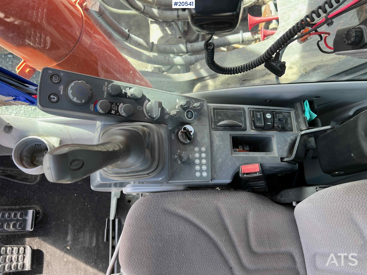 Hitachi zx530LCH-6 for sale, Excavator, 169200 EUR - 10004251