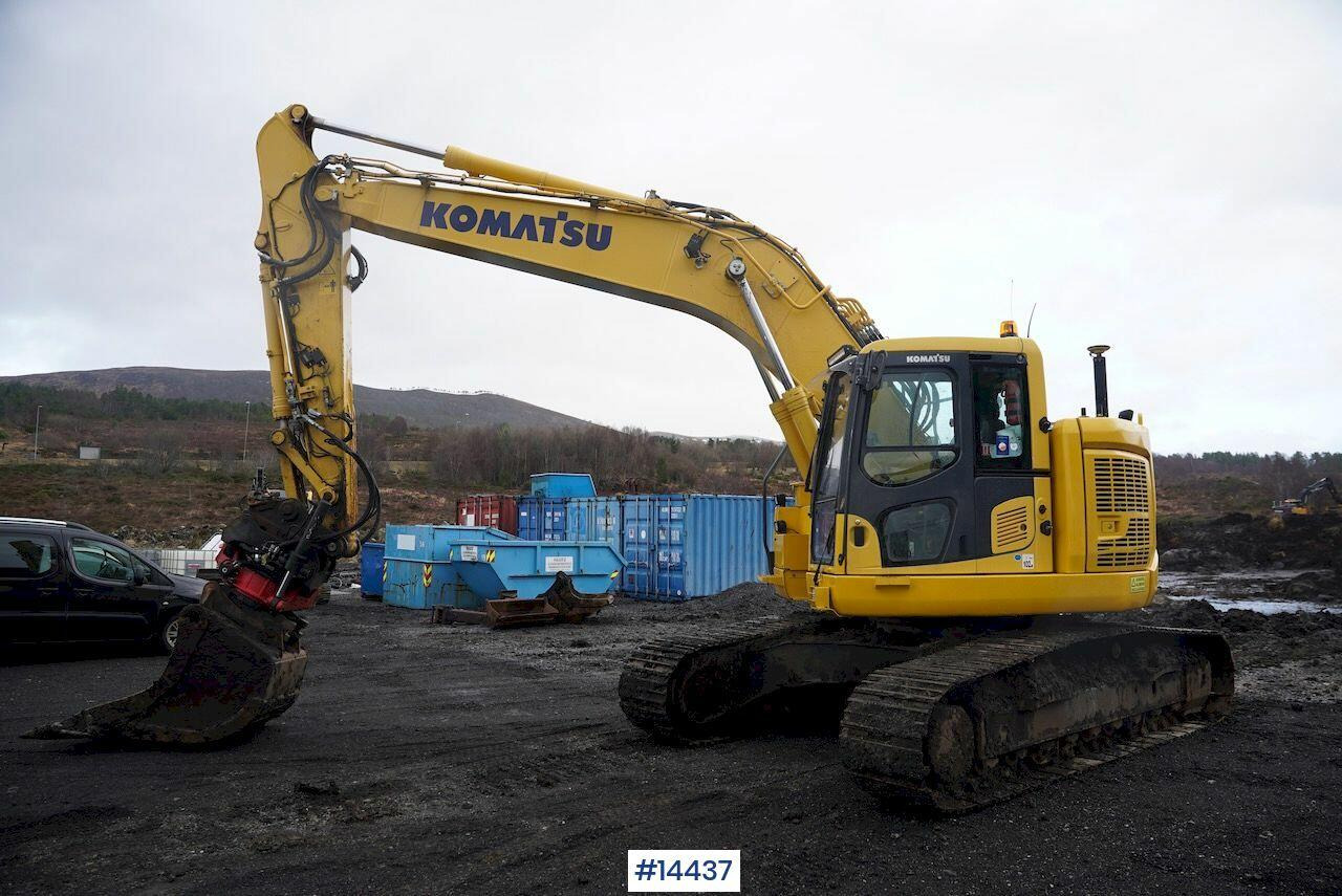 Komatsu PC228USLC-10 - Excavator: picture 1 Komatsu PC228USLC-10 - Excavator: picture 1