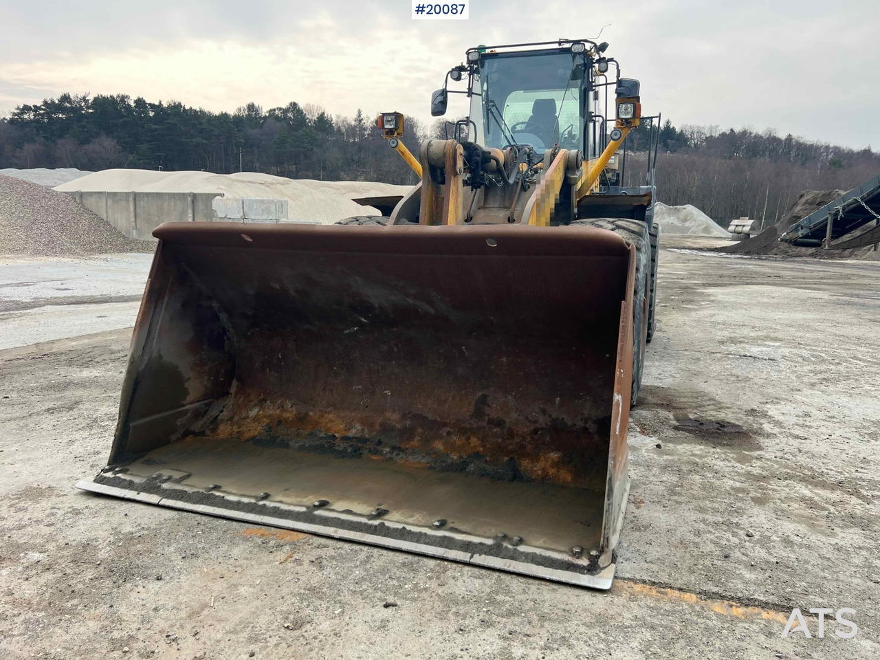 Komatsu WA480-6 - Wheel loader: picture 3 Komatsu WA480-6 - Wheel loader: picture 3