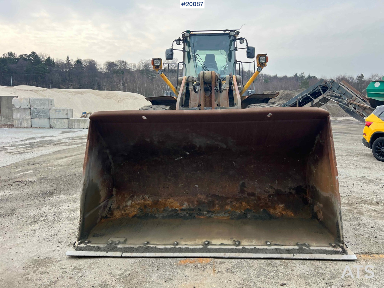 Komatsu WA480-6 - Wheel loader: picture 5 Komatsu WA480-6 - Wheel loader: picture 5