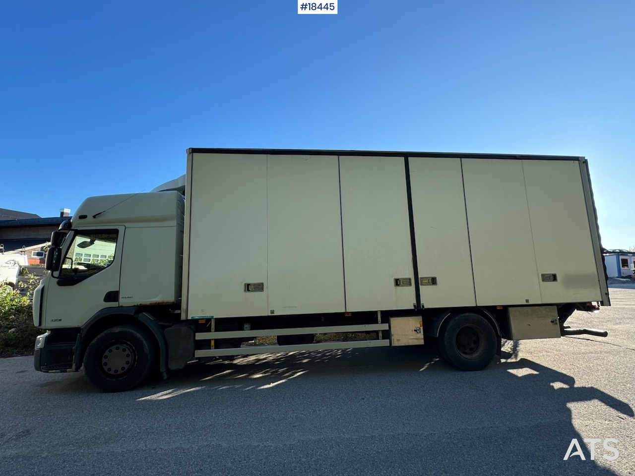 Renault Premium - Box truck: picture 3 Renault Premium - Box truck: picture 3