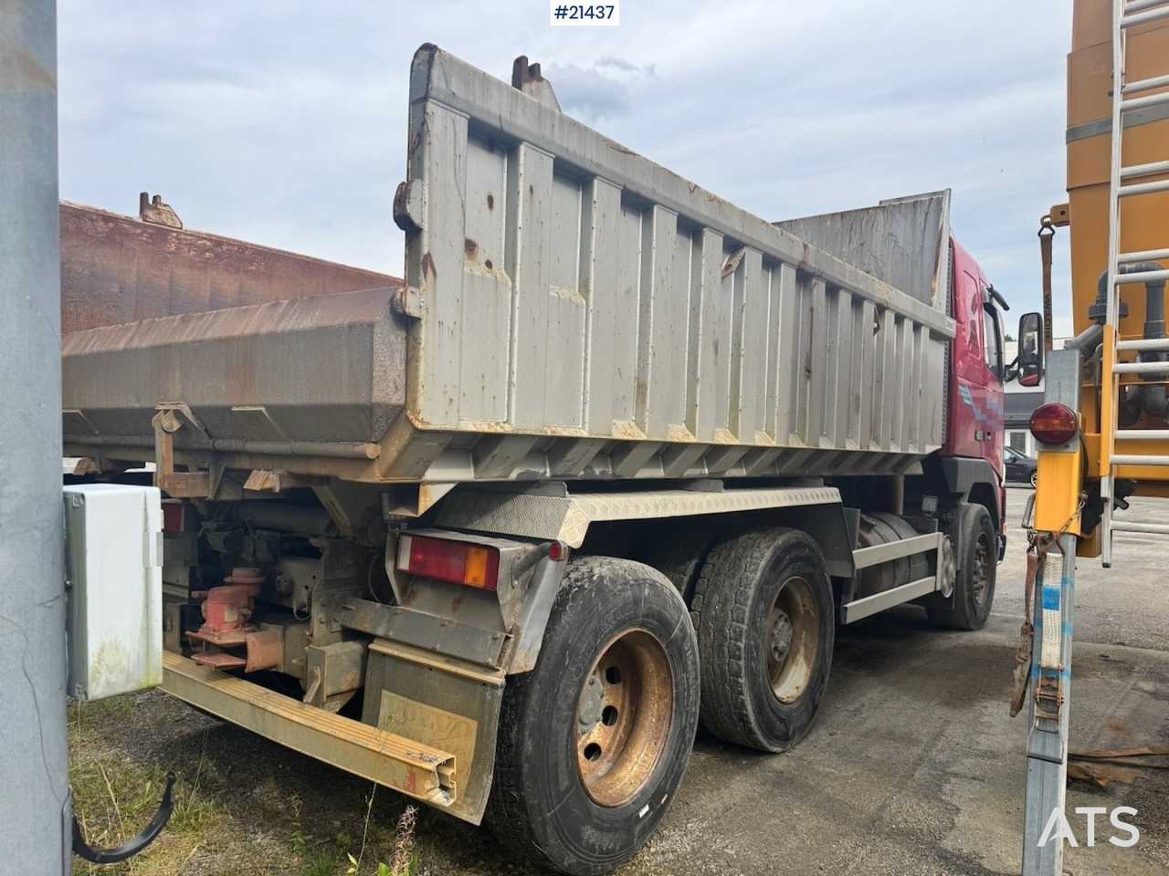 Volvo FH12 420 - Tipper: picture 5 Volvo FH12 420 - Tipper: picture 5