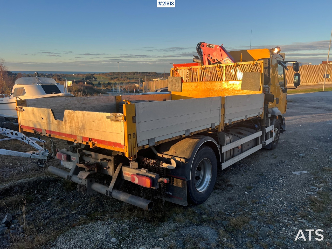 Volvo FL240 - Crane truck: picture 4 Volvo FL240 - Crane truck: picture 4